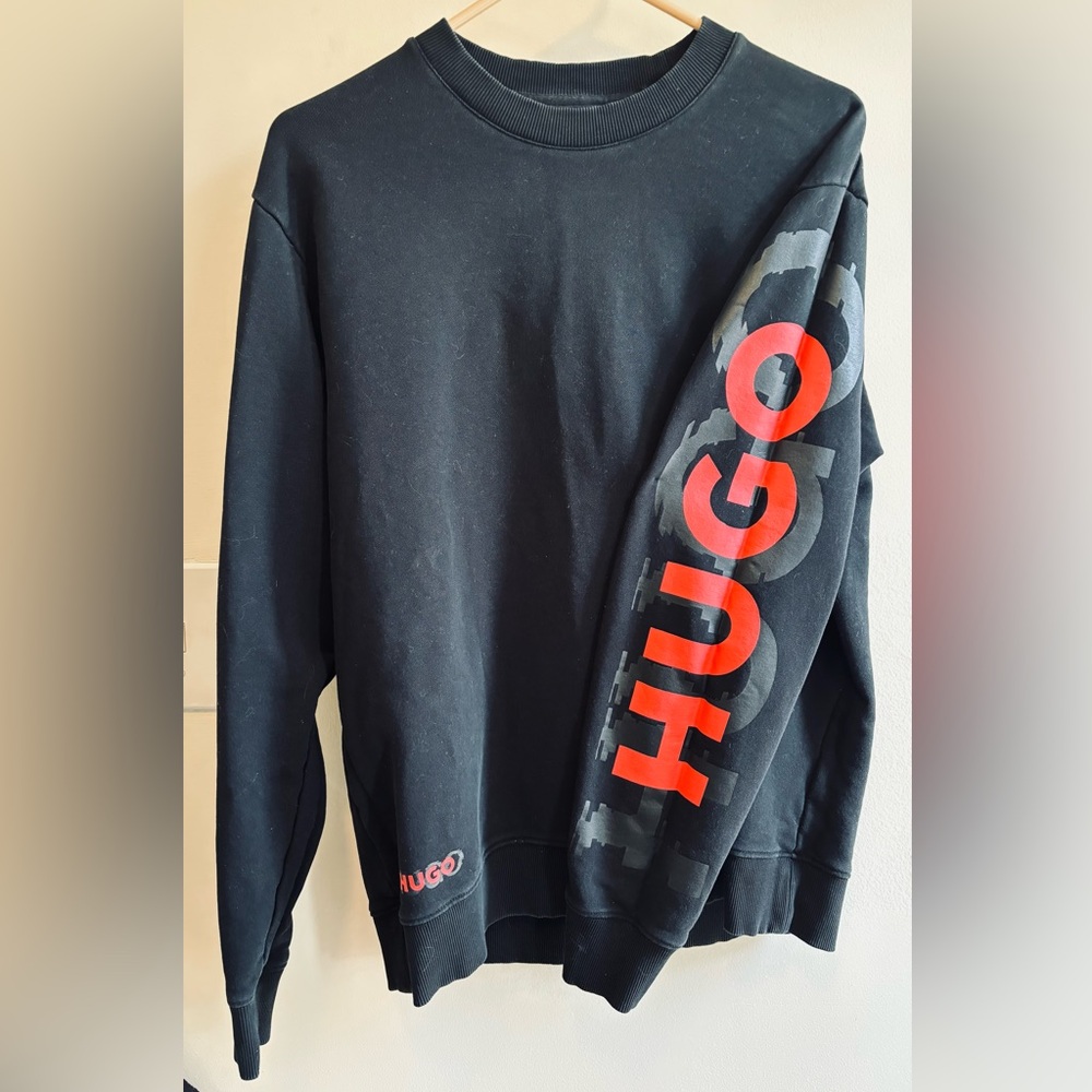 HUGO Black and Red Crewneck Sweater with Bold Sleeve Design